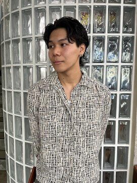 ロールアップスリーブス(ROLL UP SLEEVES) 毛流れセンターパートウルフ