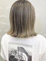 サン(SAN)&nbsp;切りっぱなし/バレイヤージュハイライト/カーキベージュ