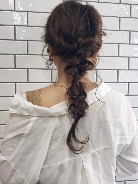 ヘアアレンジ×アディクシーカラーで暗髪×透明感