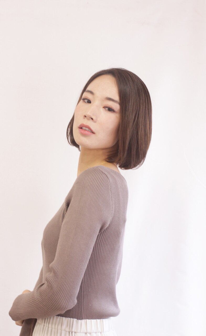 大人女性におススメ！前髪なしのマットブラウン艶髪ボブ：L094452003