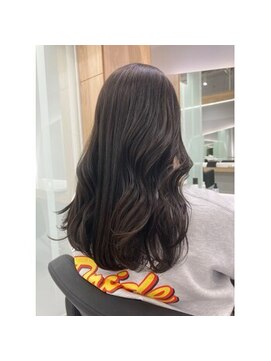 クシュ 所沢東口店(kusyu...) 黒髪/グレーベージュ/レイヤーロング/前髪パーマ/所沢ハイライト