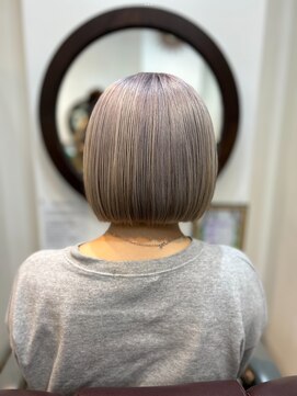 クゥ オブザヘアー フィッシュタウン(Q-OO. OF THE HAIR FishTown) シルバーボブ