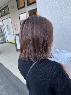 トリップレヴィア(Trip REVIA) 大人グレージュ