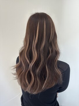 クラナ(clana) エクステでメッシュ