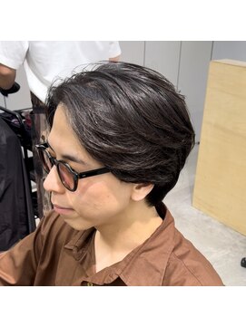 ニコフクオカヘアーメイク(NIKO Fukuoka Hair Make) 「NIKO」センターパートマッシュ メンズボブ 伸ばしかけヘア