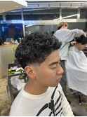 スパイラルオールバックテーパーフェードパーマ