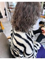 キキ(kiki)&nbsp;トップからのハードパーマヘア