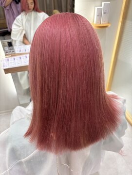 ウトウトヘア(UTUT HAIRE) ピンクカラー