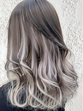 エノア 青山(ENORE) ブリーチ/ダブルカラー/グラデーションカラー/インナーカラー