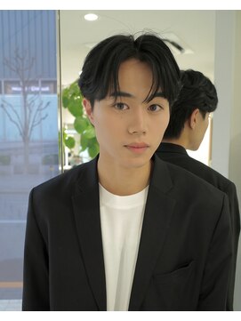 ノーム(NORME) 毛流れセンターパート