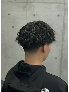 ヴェルゴ 沖浜店(vellgo) 黒髪ラウンドマッシュ波巻きパーマスキンフェード束感