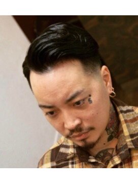 ヘアーワークス クール サイドパート×ロースキンフェード <理容室> <垂水> <神戸市>