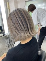 イキ 表参道(iki omotesando)&nbsp;モード/無造作ウェーブ/大人ガーリー[表参道駅]