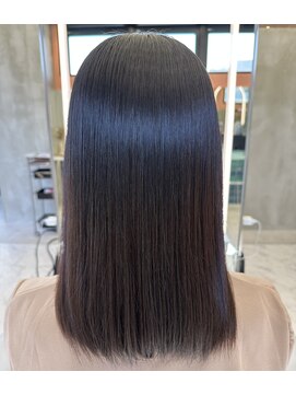 ロンドルーチェ 心斎橋(Lond luce) ダークアッシュ/ミディアムレイヤーカット［髪質改善/縮毛矯正］