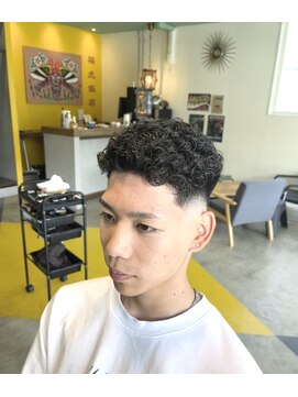 理容館 ジャガー オールバック スキンフェード