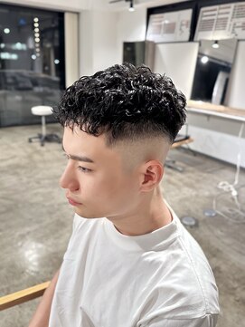 ザ オーダー(THE ORDER) クロップパーマハイスキンフェードラッパーヘア