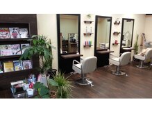 ガーデン ヘアー デザイン(GARDEN Hair Design)の雰囲気（セット面３席。奥にはキッズルームあります！）