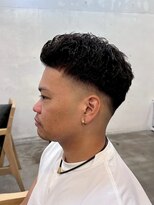 ファルベ(Farbe) ・スパイキーショートブルーブラックフェザーパーマサーフカール