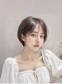 イメチェンホワイトブロンド外ハネボブ美髪ワイドバング