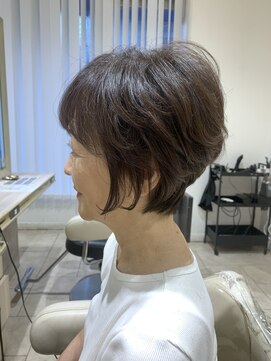 アッシュ 仙川店(Ash) 大人ショートボリューム地肌見えつむじ割れ解消50代60代70代