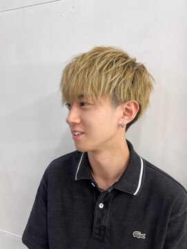 キング 楠葉店(K!ng) ホワイトメッシュ/ツイスト/ツイスパ/パーマ/メンズ/眉毛