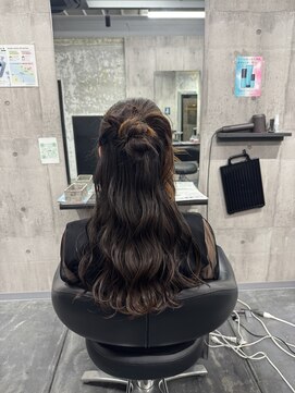 コワファースト長崎シャンプーボーイ 2nd(COIFF1RST 長崎 SHAMPOO BOY) お呼ばれアレンジ ヘアセット ハーフアップアレンジ