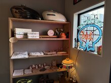 スタイリング剤やヘアケア剤・アパレル・スタッフの好きな雑貨