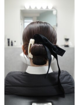 レーヌ(REINE) リボンカチモリヘアメイク