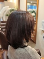 フリージア(freesia) 30代40代50代/大人ミディアム/ミディアムレイヤー