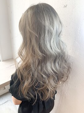 ヘアーワークス ヘルム 渋谷店(HAIR WORKS HELM) [HELM渋谷]シルバーグレージュ
