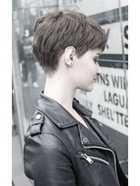 ジジバイワースホワイル(jiji by WORTH WHILE)&nbsp;アン・ハサウェイ　風ベリーショート