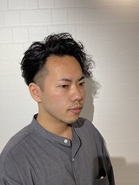 ワイズヘアー ナガサキ(Y's hair nagasaki) おすすめメンズヘア!強ウェーブのツーブロアシンメトリーヘア