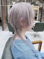 デイズ(days)&nbsp;ホワイトカラー　　ウルフカットロング　DAYS 原宿