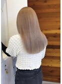 グレージュ切りっぱなしボブ前髪ありミニボブミルクティベージュ