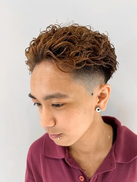 ルーシー 渋谷(LUCEY) 極道パーマワイルドパーマオールバックパーマフェード短髪