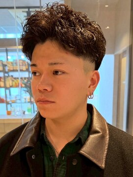 メンズサロン ブロック(Men's Salon bloc) ツイストスパイラルパーマ アップバング スキンフェード