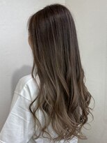 ロミー(Romy)&nbsp;ケアブリーチ/グラデーション/ヘッドスパ/似合わせヘアカット