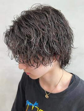 フィフス トウキョウ (fifth TOKYO) 波巻きスパイラルパーマセンターパート波巻きパーマツーブロック