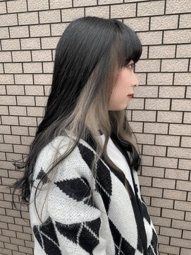 リア(Lia by KENJE) 黒髪インナーグレージュ レイヤーロング アッシュブラック 前髪