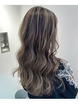 ユーフォリア 新宿通り(Euphoria) ◆ハイライト/グレーベージュ/シアーカラー/セミディ/カール