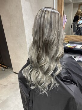 サニー 渋谷(SUNNY) バレイヤージュ、ハイライト、レイヤーロング、グレーベージュ