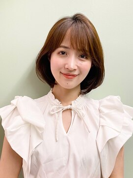 ヒトワ(hitowa) ワンカールボブ/フェミニンボブ/斜めバング/ウォームブラウン