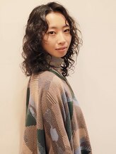 ロジックマジック(Logic Magic) くるくるパーマはレイヤーカットで動き重視