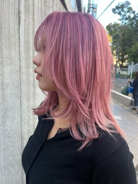 カー(KAH) ピンク　ラベンダー　レイヤー　ミディアム　セミロング