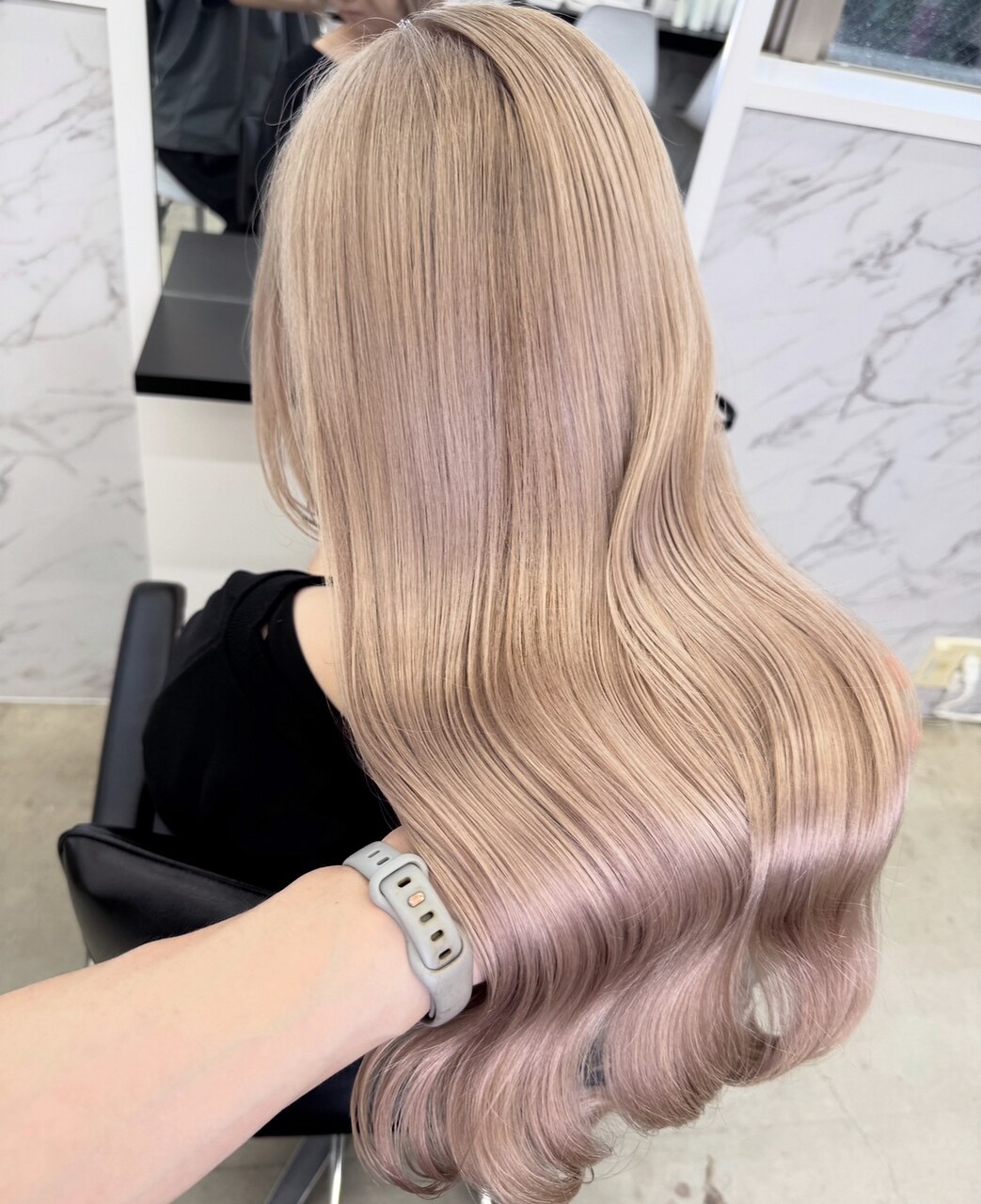 2025年-2026年冬】ミルクティーブラウンの髪型・ヘアアレンジ｜人気順