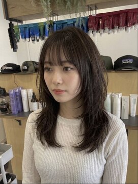 チオ(Chio) 小顔レイヤーカットで作る大人可愛いハッシュカット