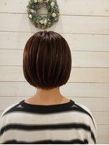 シア(sia.) 大人美フォルム×艶髪ショートボブ