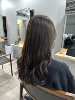 カミエ(kamie)&nbsp;ツヤ感たっぷりのダークブラウン × セミロング