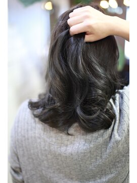 新宿 セイヴィアン ヘアーギャラリー(Savian Hair garelly) 【 新宿savian】大人かわいいチャコール【西武新宿　Savian】