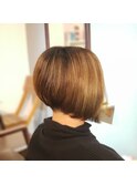 襟足はいらないって言う人の前下がりボブ